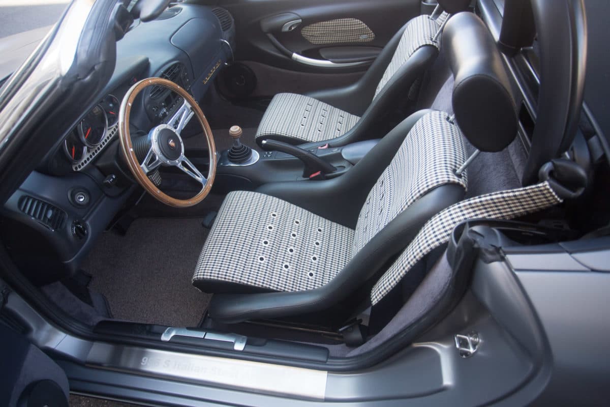 Porsche_Boxster_RetroMod_interior long